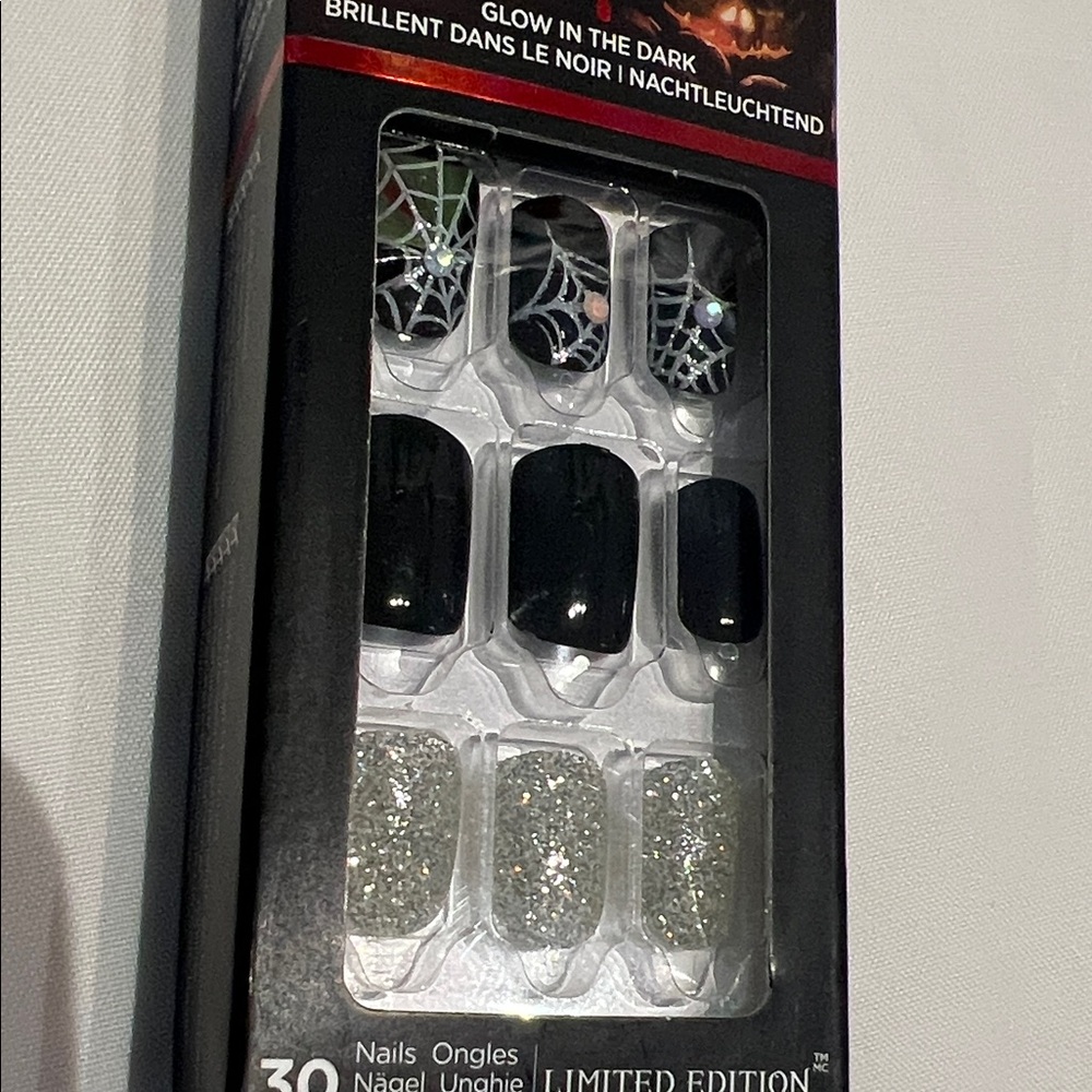 “🩷Bundle 4/$19” imPRESS Glow-in-the-Dark Black and Silver Halloween Spider Nails - Picture 3 of 3